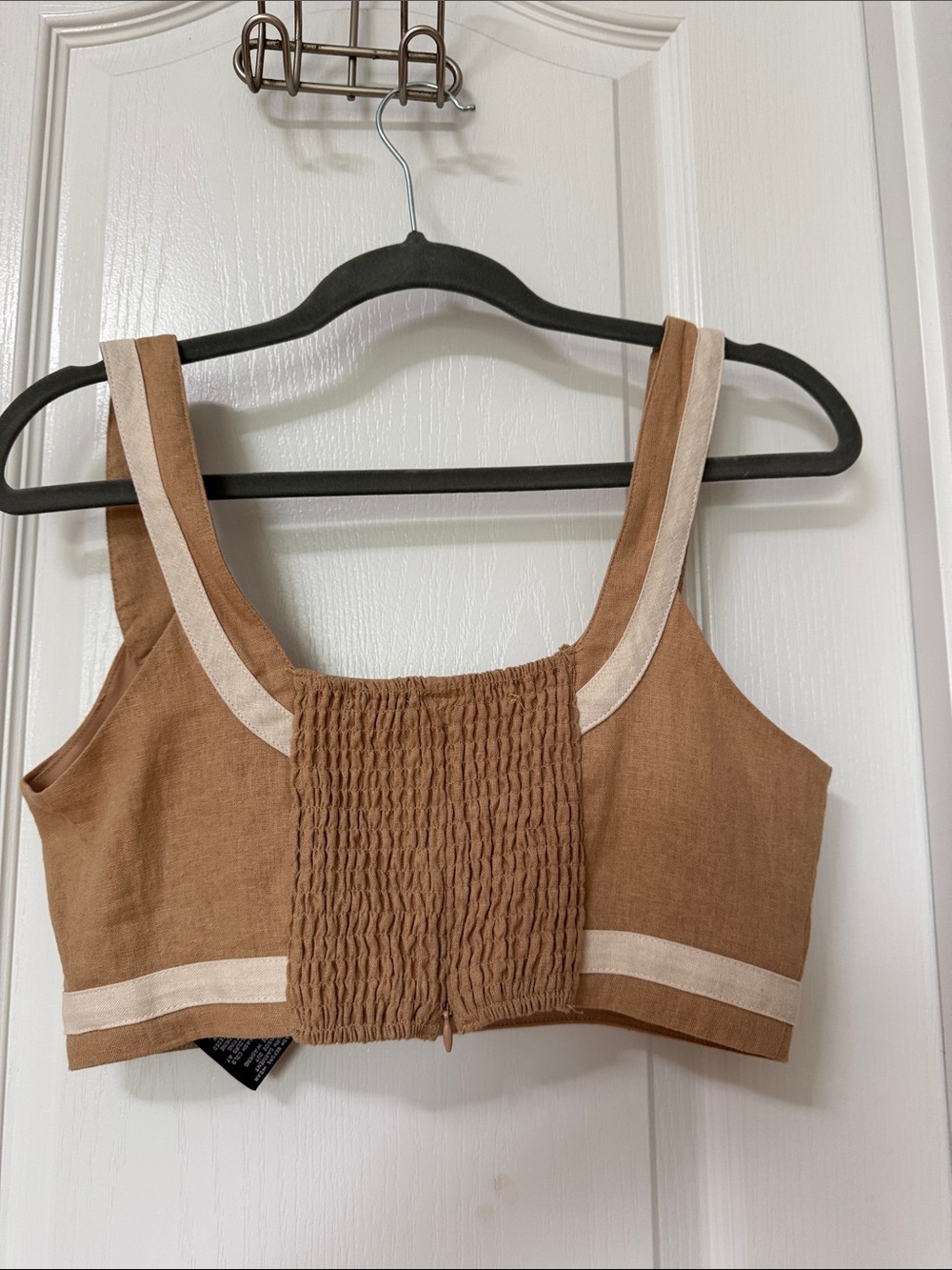 Wide-Leg Two-Piece Set in Light Beige with Contrast Trim - Picture 6 of 6